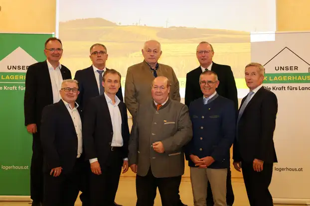Mehrere Menschen nebeneinander
